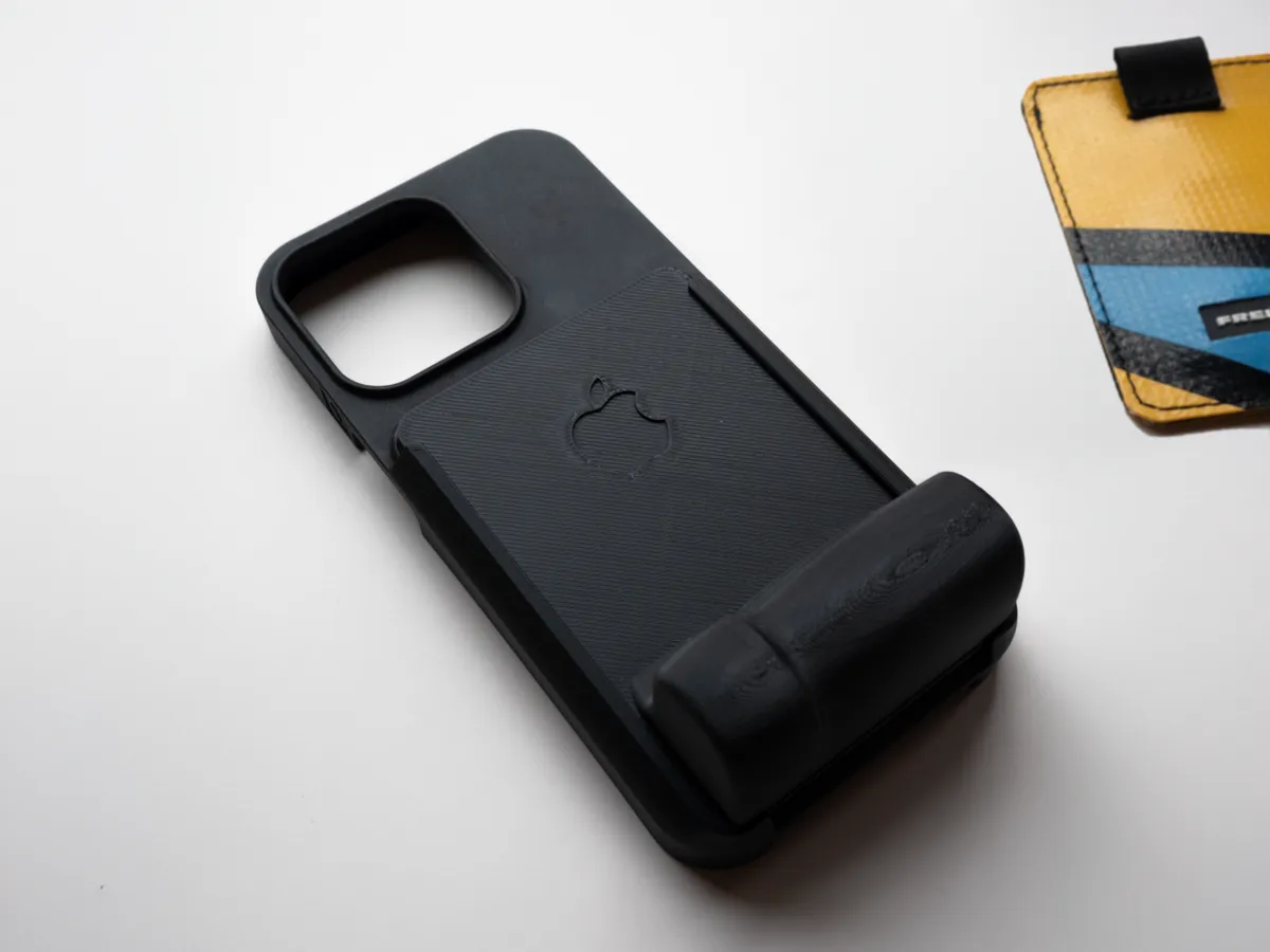 Kamera-Griff für FREITAG CIRC-CASE Handyhülle - iPhone Covers, in stock