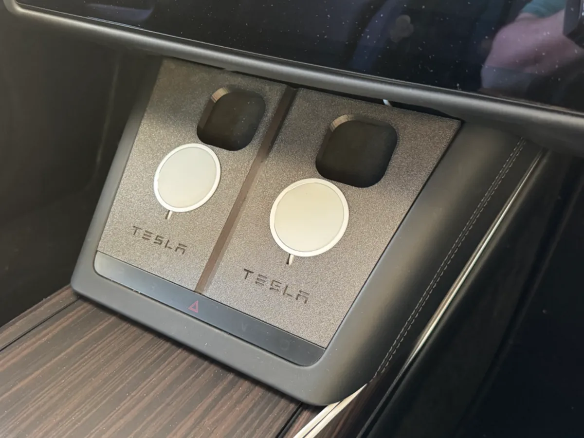 Tesla Model S MagSafe Charging Adapter