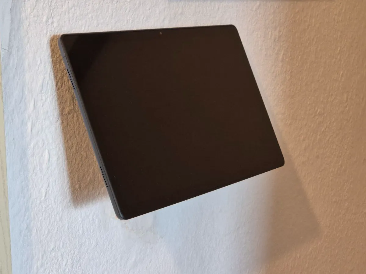 "Invisible" Tablet Wall Mount