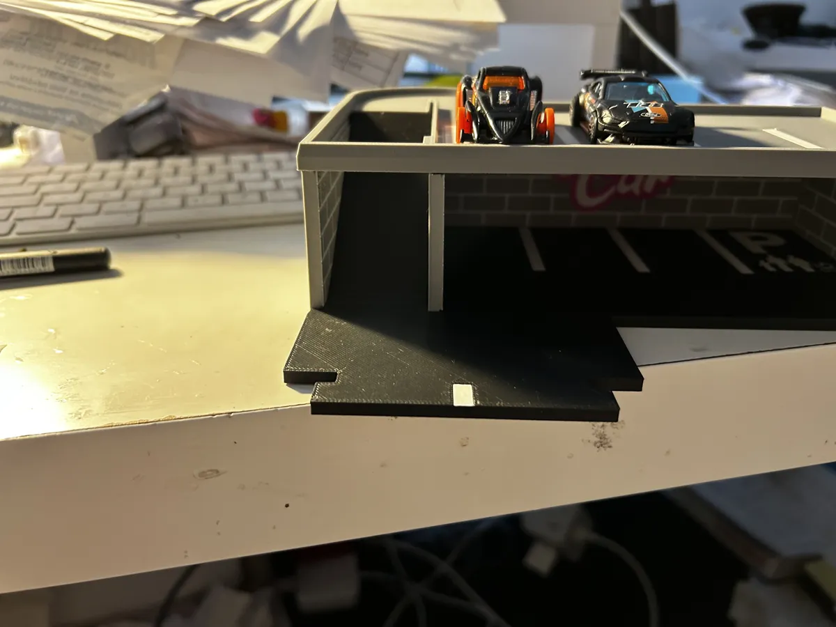Ultimate Toy Car Roads - Garage House, photo 4 of 4 - Ultimate Toy Car Roads - Garage House Toys & Games