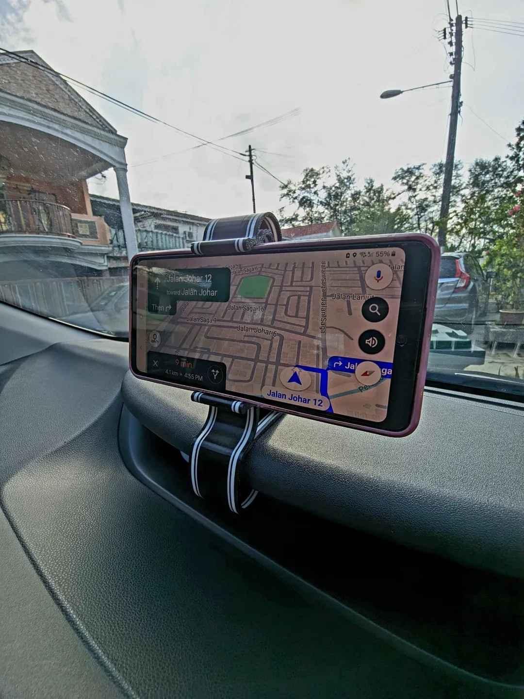 Sturdy Dashboard Phone Holder Clip - Gadgets, in stock in India