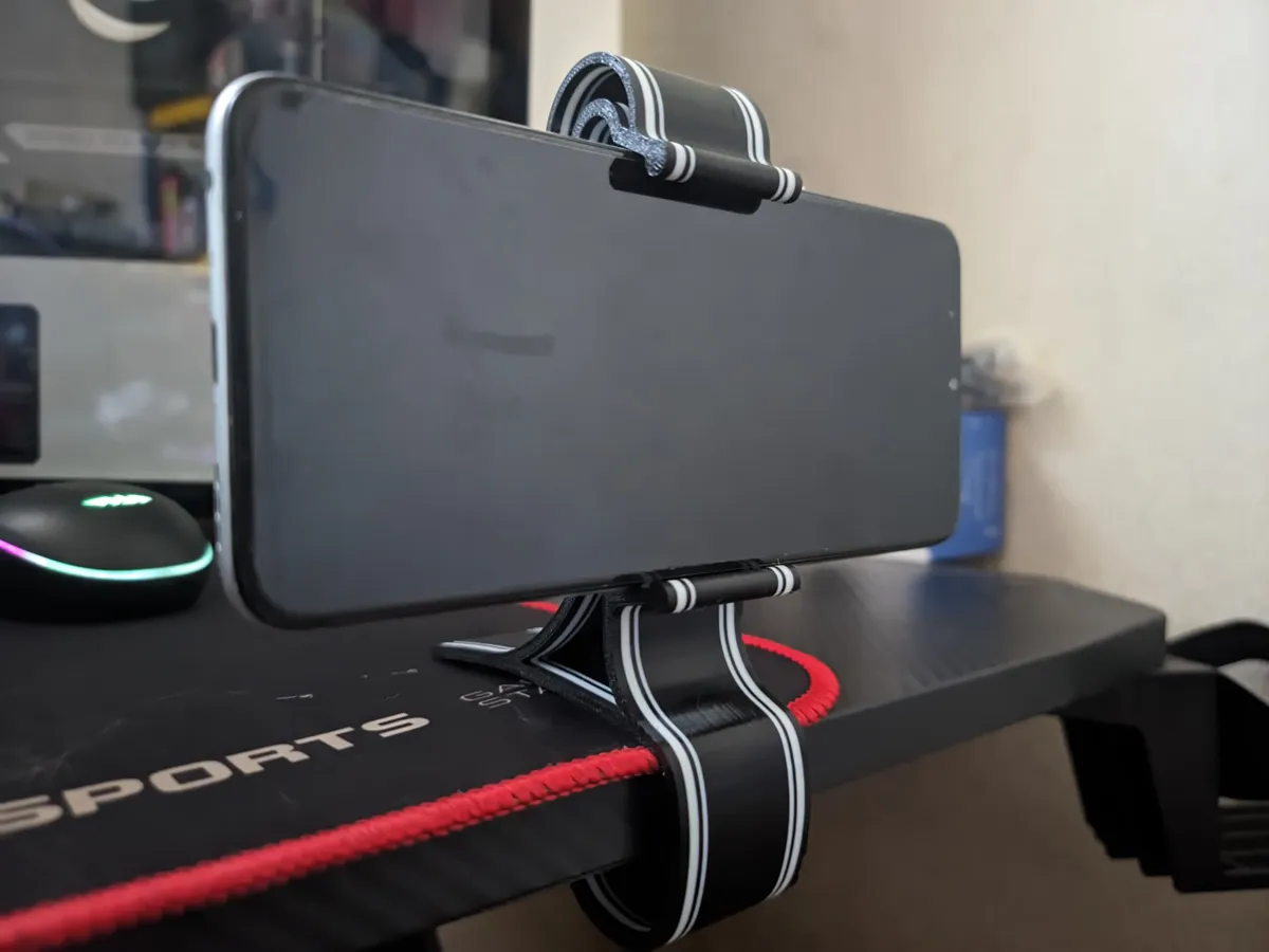 Sturdy Dashboard Phone Holder Clip, photo 3 of 4 - Sturdy Dashboard Phone Holder Clip Tools