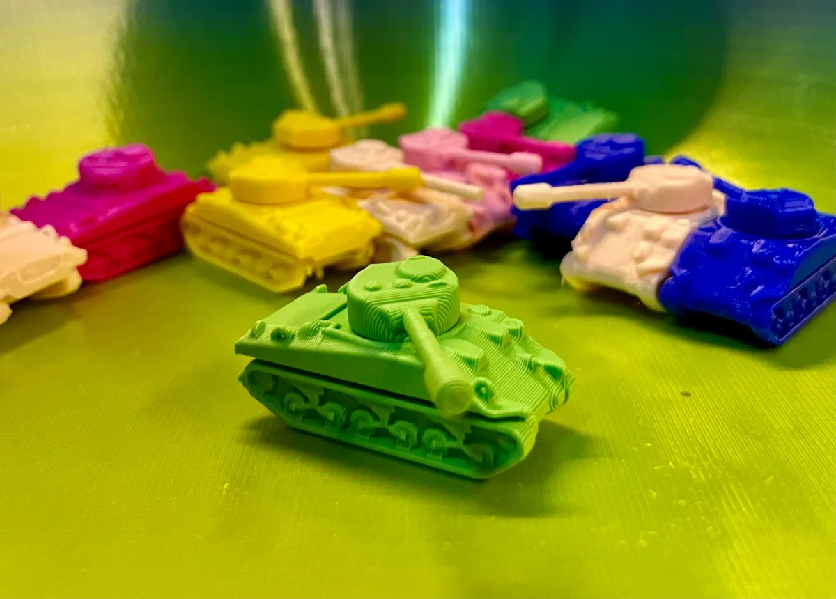 Mini Tank with moving turret Sherman, photo 4 of 4 - Mini Tank with moving turret Sherman Models, RC & Drones
