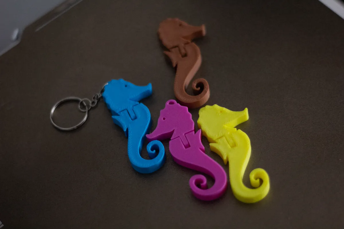 Flexi seahorse Keychain Articulated, photo 3 of 4 - Flexi seahorse Keychain Articulated Art