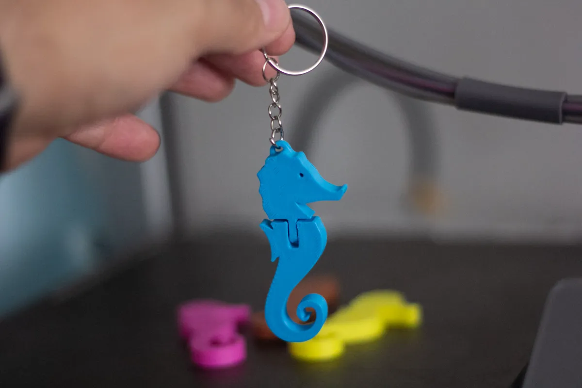Flexi seahorse Keychain Articulated, photo 4 of 4 - Flexi seahorse Keychain Articulated Art