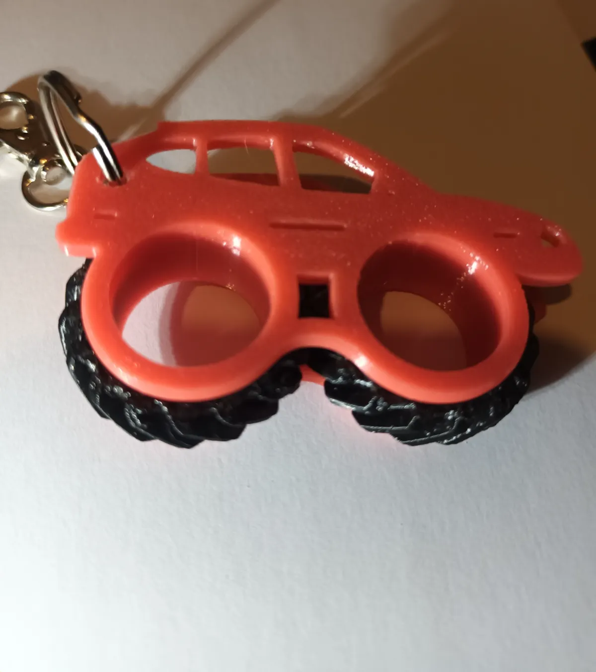 CAR WHEEL SPINNER TOY - FIDGET KEYRING - KEYCHAIN, photo 4 of 4 - CAR WHEEL SPINNER TOY - FIDGET KEYRING - KEYCHAIN Tools