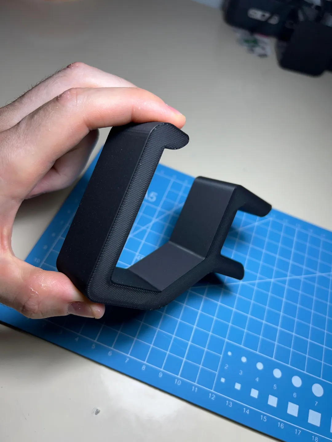 Majority Atlas Soundbar Clamp/Hook 28.2mm Shelf, photo 3 of 4 - Majority Atlas Soundbar Clamp/Hook 28.2mm Shelf Household