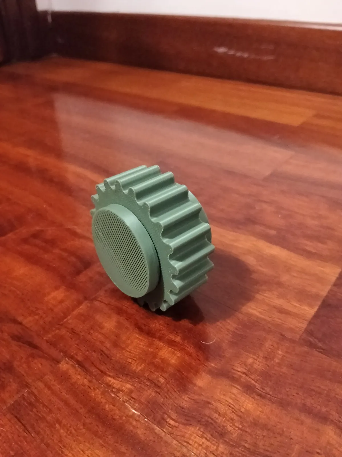 GEAR FIDGET SPINNER, photo 3 of 4 - GEAR FIDGET SPINNER Fidget & Sensory Toys