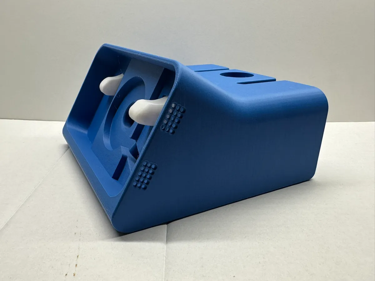 Parametric Standby Dock with Watch Charging, photo 3 of 4 - Parametric Standby Dock with Watch Charging Household