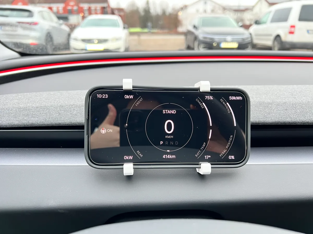 Tesla Model 3 Highland Phone Holder, photo 2 of 3 - Tesla Model 3 Highland Phone Holder Hobby & DIY
