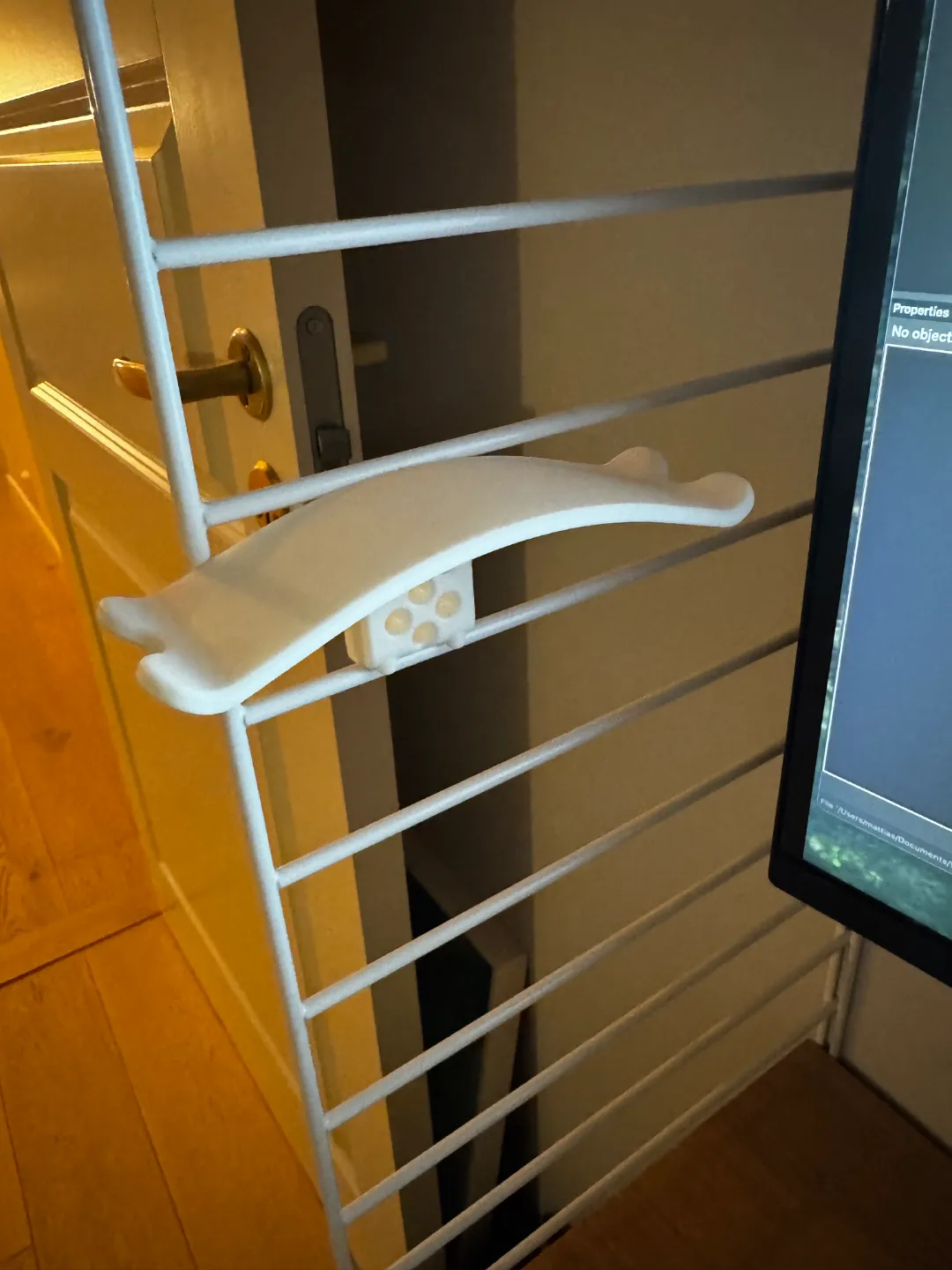 AirPods Max string shelf, photo 2 of 2 - AirPods Max string shelf Household