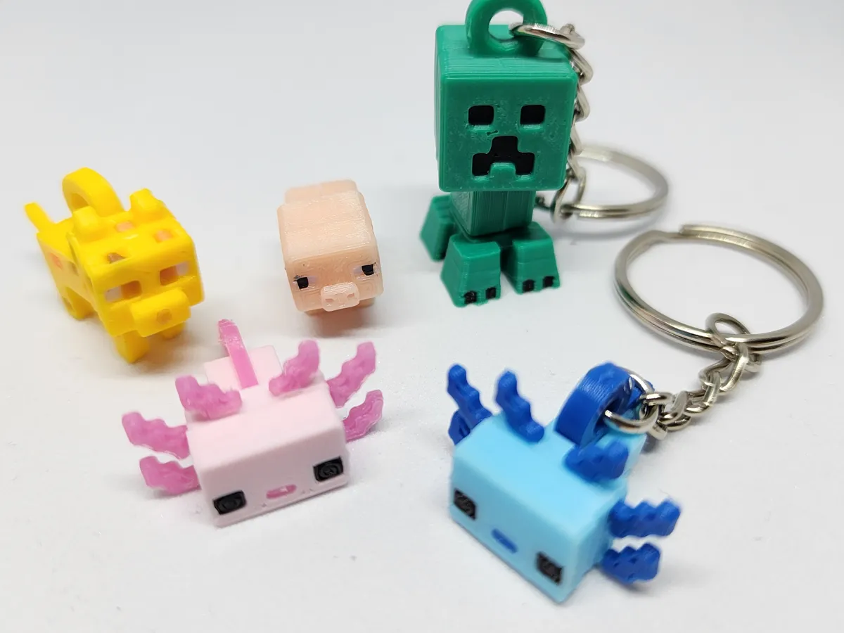 Minecraft-inspire Axolotl Mini Figure Kit/Keychain, photo 3 of 3 - Minecraft-inspire Axolotl Mini Figure Kit/Keychain Keychains