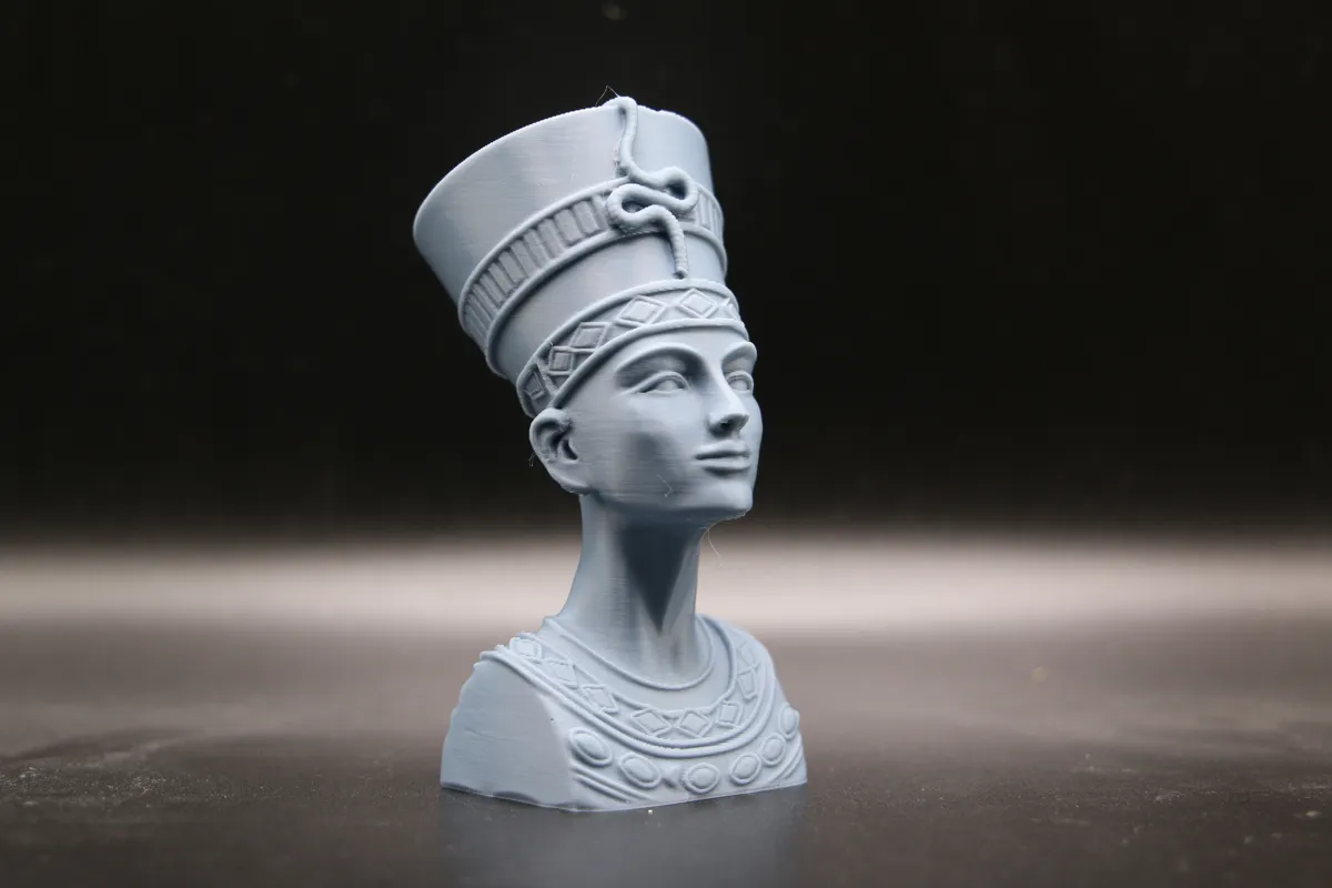 Nefertiti Bust, Ancient Egypt Sculpture Queen, photo 4 of 4 - Nefertiti Bust, Ancient Egypt Sculpture Queen Home Decor Items