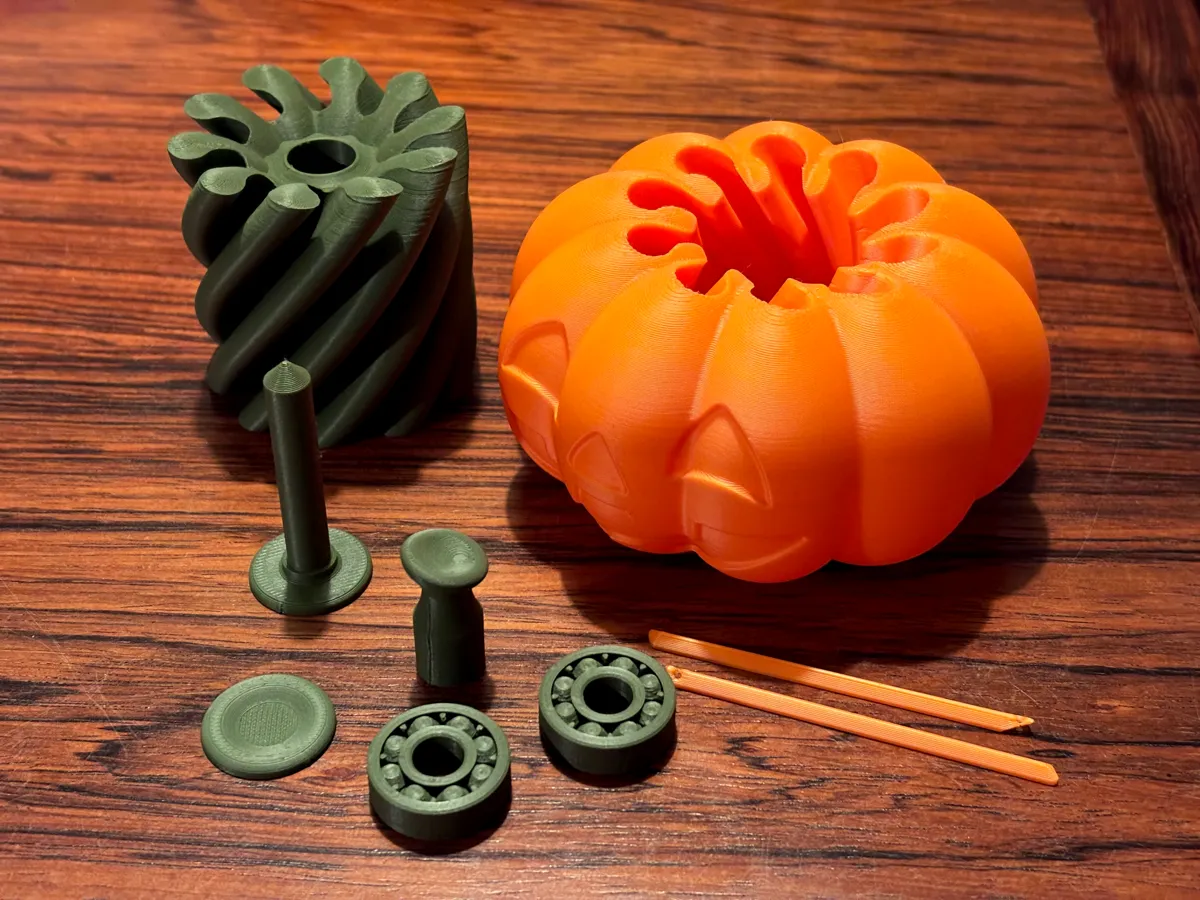 Halloween pumpkin spinner with passthrough vortex, photo 4 of 4 - Halloween pumpkin spinner with passthrough vortex Fidget & Sensory Toys