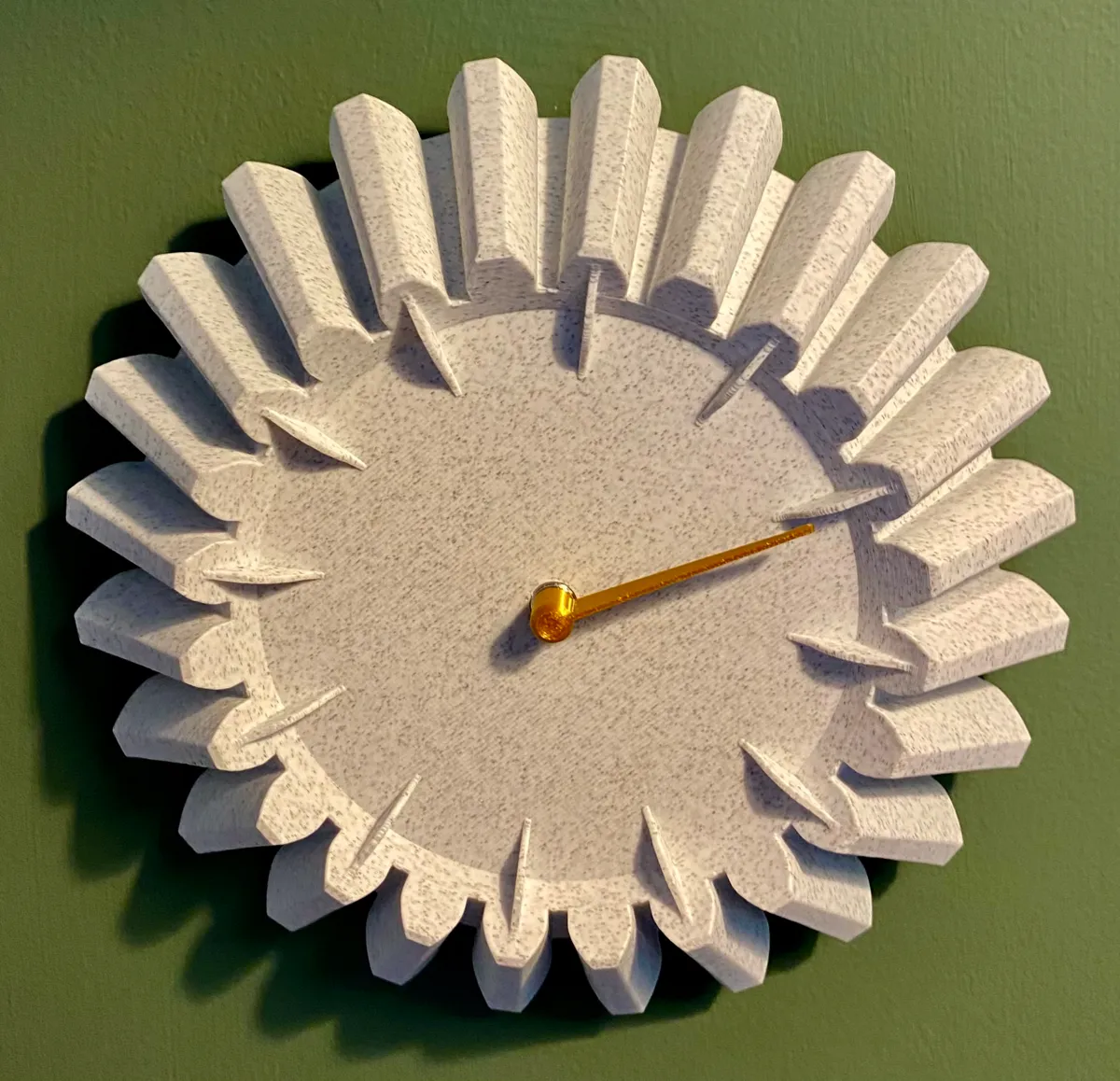 One Handed Bevel Gear Wall Clock, photo 3 of 4 - One Handed Bevel Gear Wall Clock Household