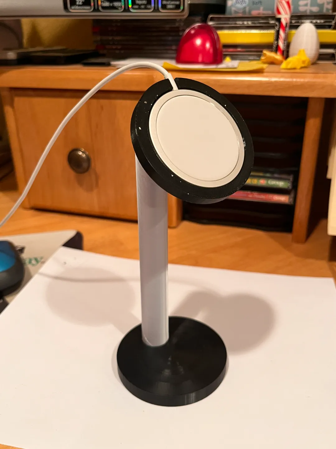 Apple MagSafe phone Stand/Holder, photo 4 of 4 - Apple MagSafe phone Stand/Holder Mobile & Device Accessories