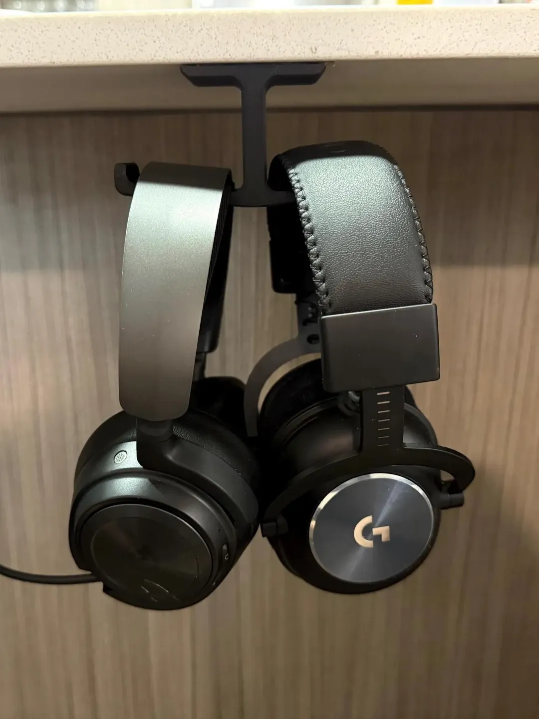 Double Headset Hanger for Desk, Anchor Shaped, photo 2 of 4 - Double Headset Hanger for Desk, Anchor Shaped Household