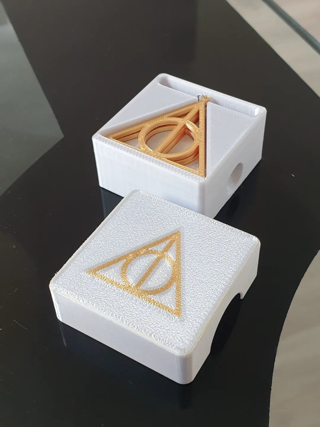 Harry Potter Deathly hallows earring/necklace+BOX, photo 3 of 4 - Harry Potter Deathly hallows earring/necklace+BOX Fashion