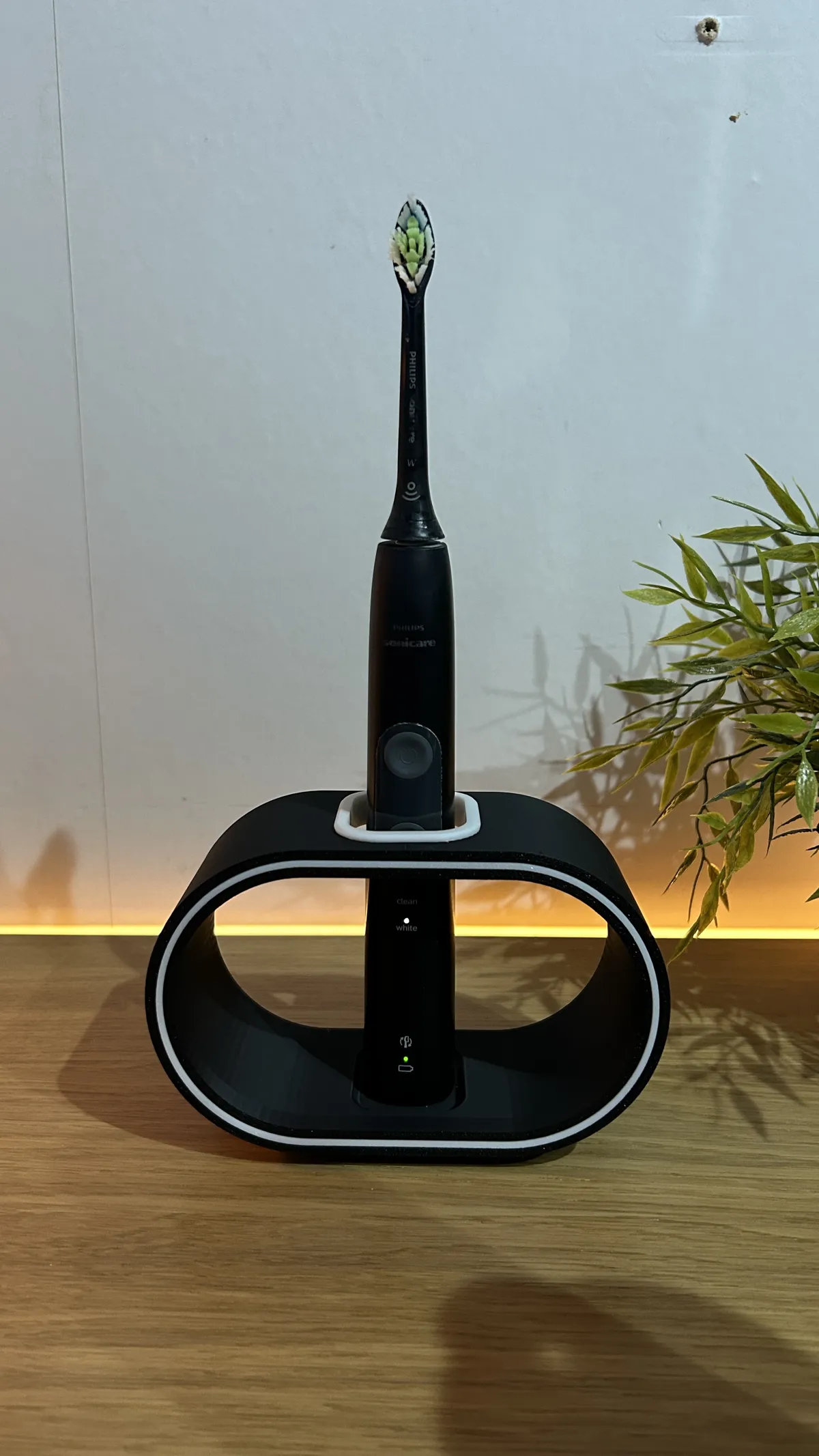 Modern Toothbrush Stand / Holder Line Design 4 V!, photo 3 of 4 - Modern Toothbrush Stand / Holder Line Design 4 V! Bath & Personal Care