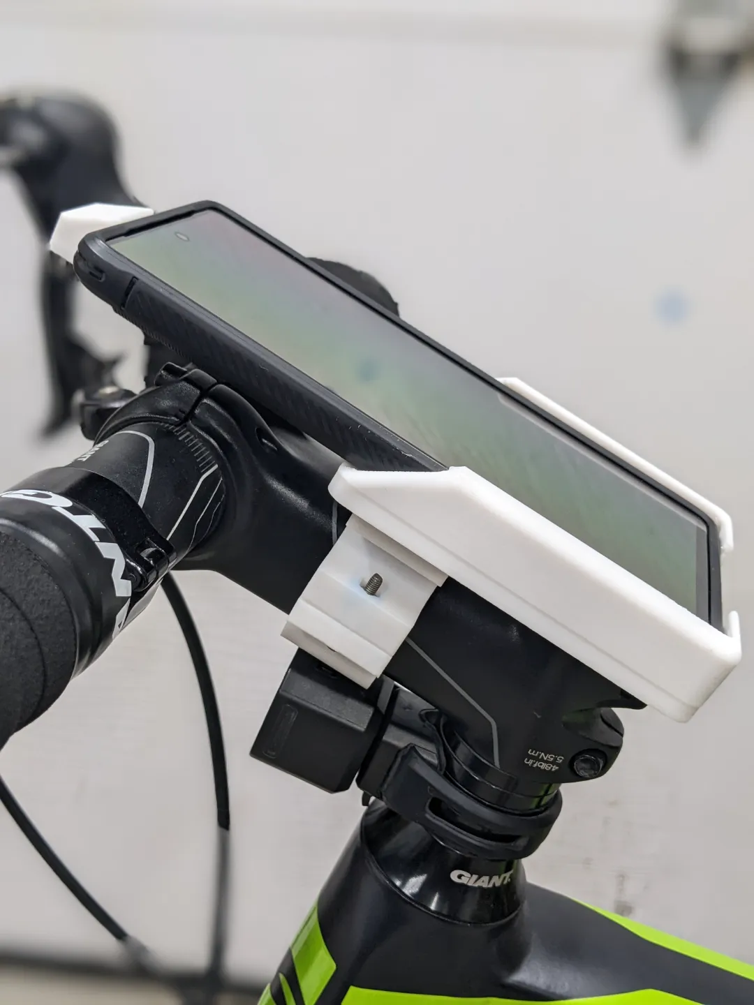 Pixel 7 Spigen Bike Stem Mount, photo 3 of 4 - Pixel 7 Spigen Bike Stem Mount Hobby & DIY