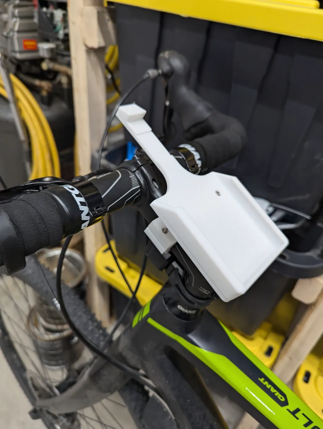 Pixel 7 Spigen Bike Stem Mount, photo 4 of 4 - Pixel 7 Spigen Bike Stem Mount Hobby & DIY