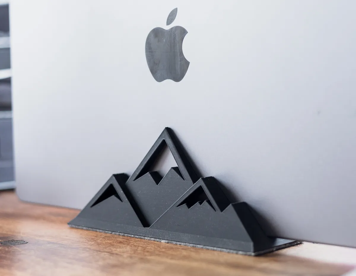 Mountains vertical MacBook Pro Stand