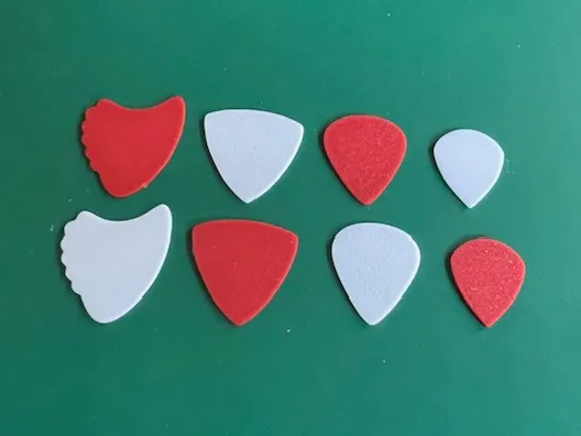 Guitar Picks - 4 sizes - Smooth - V1 - Guitar & String Instrument Accessories, in stock