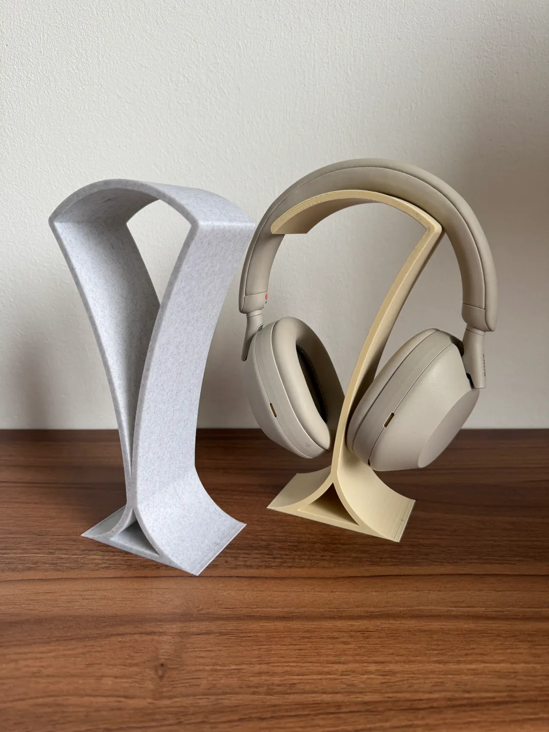 Headphone Stand, photo 2 of 4 - Headphone Stand Mobile & Device Accessories