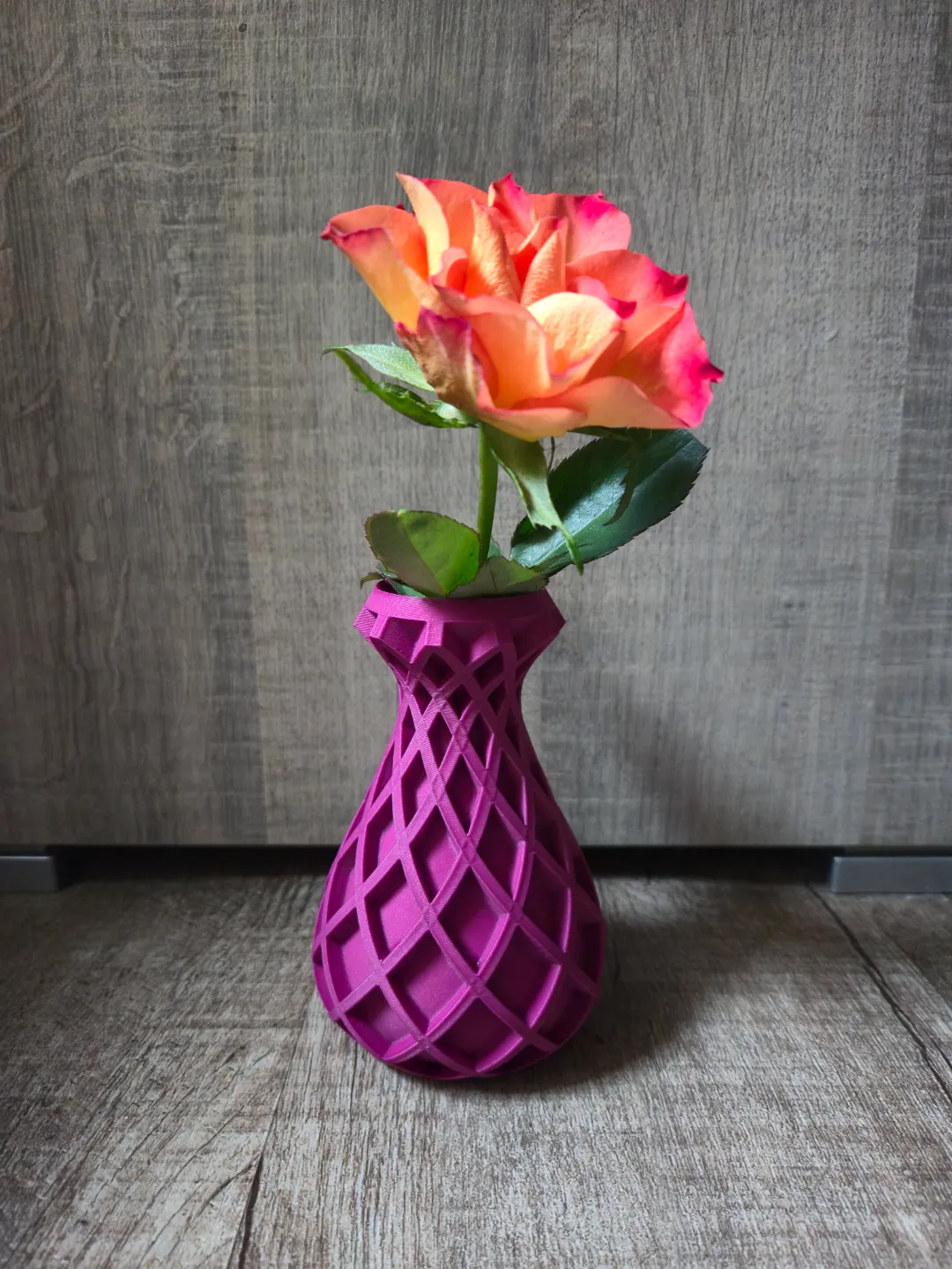 Vase spiral for fresh flowers, photo 2 of 4 - Vase spiral for fresh flowers Household