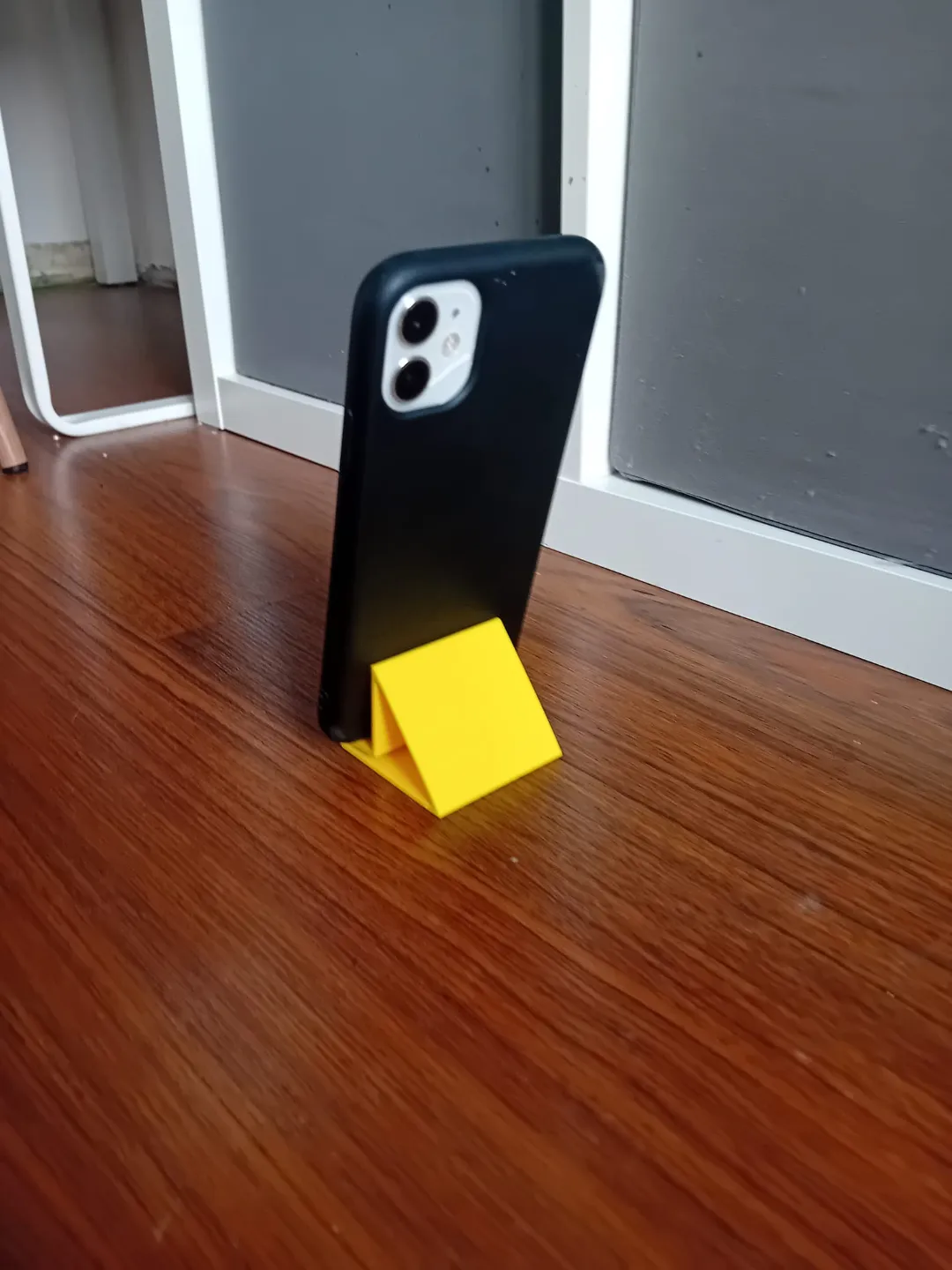 Minimalistic phone holder, photo 3 of 4 - Minimalistic phone holder Mobile & Device Accessories