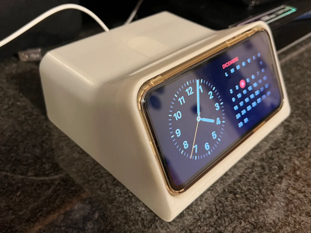 iPhone 11 Standby Mode Dock, Case Friendly - Decor, in stock in India