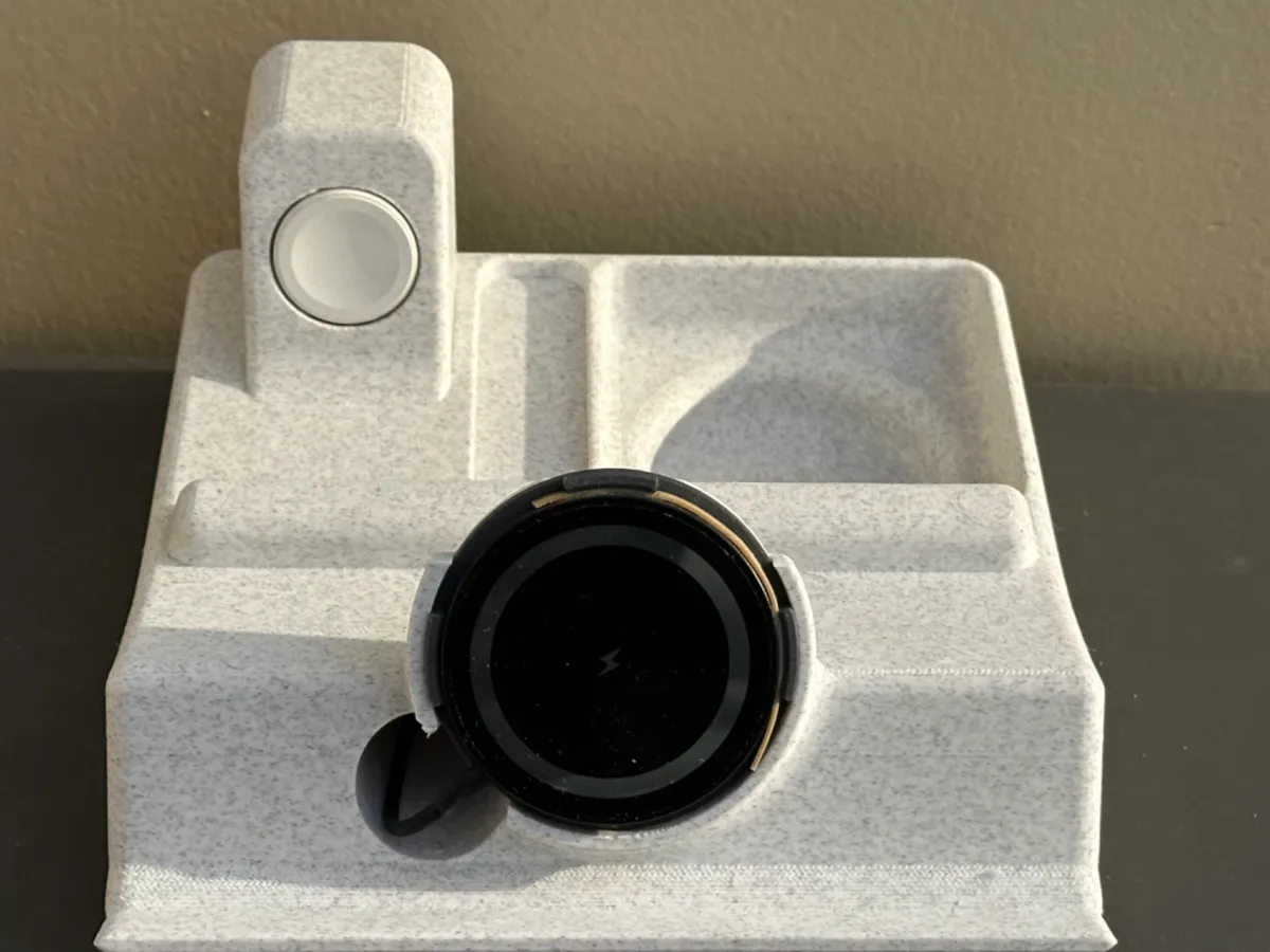iPhone Standby Mode Organizer with Watch charger, photo 4 of 4 - iPhone Standby Mode Organizer with Watch charger Tools