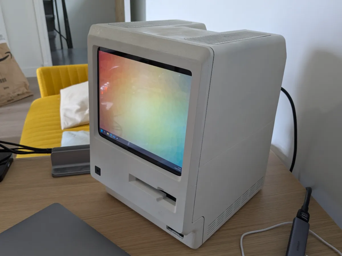 Mac 128 mini-ITX PC case