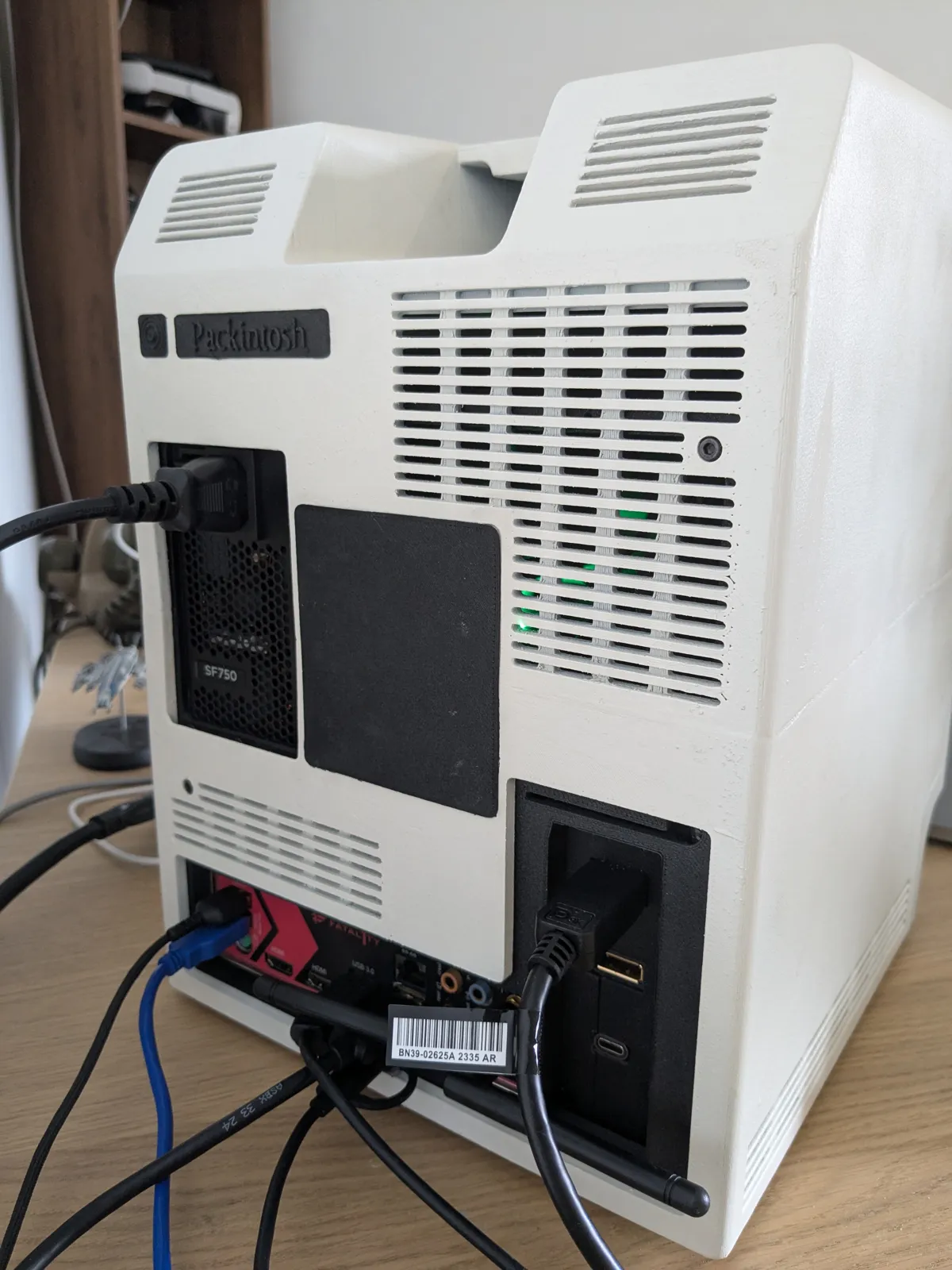 Mac 128 mini-ITX PC case, photo 3 of 4 - Mac 128 mini-ITX PC case Mobile & Device Accessories