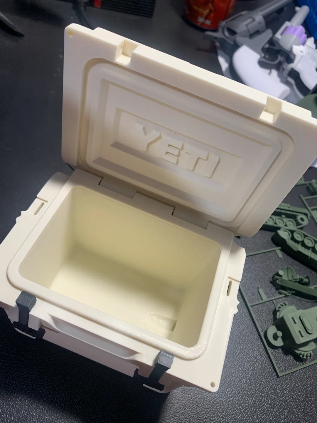 Yeti 20L Cooler Replica 1/4 Scale, photo 3 of 4 - Scale Models & Model Kits, novelty