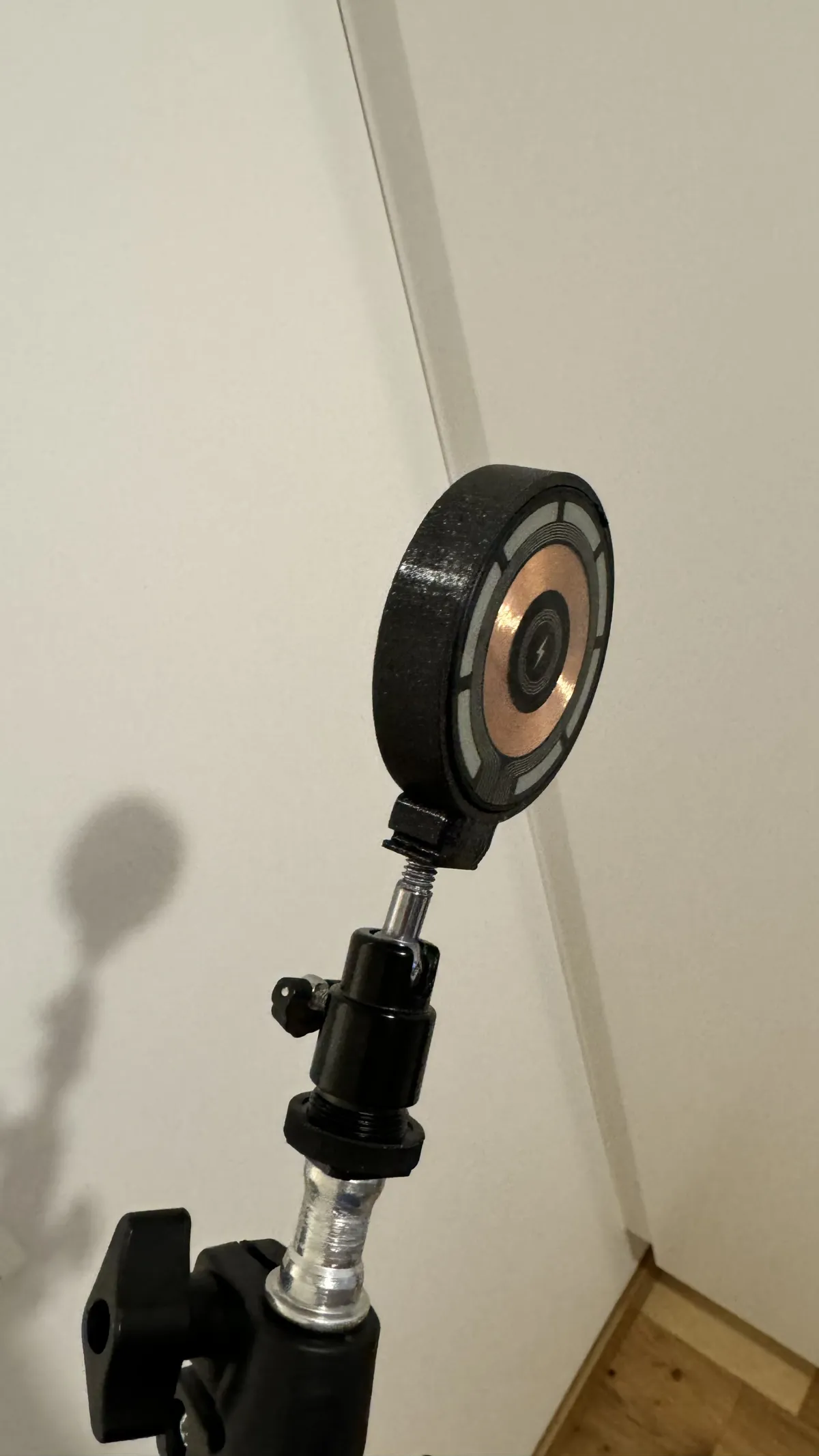 Magsafe tripod/hot shoe mount, photo 2 of 3 - Magsafe tripod/hot shoe mount Tools