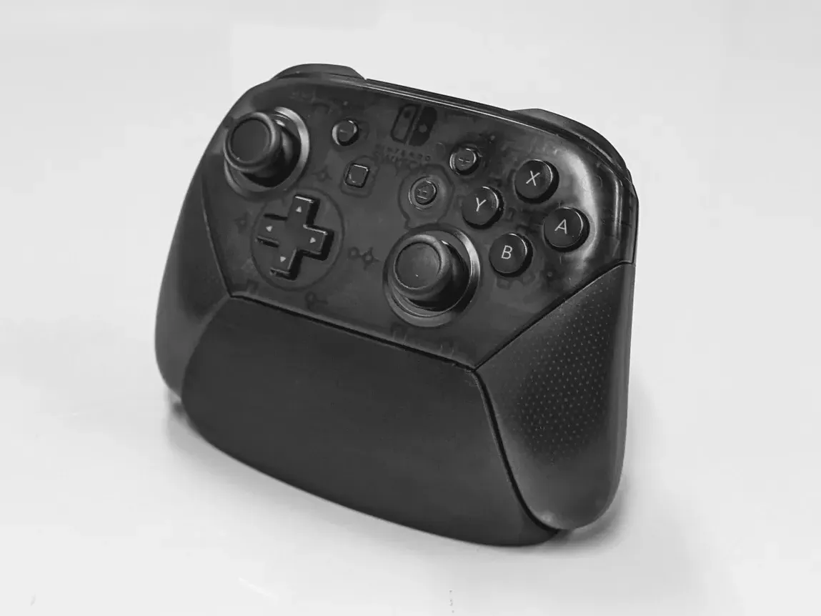 Minimalistic Nintendo Switch Pro Controller Stand