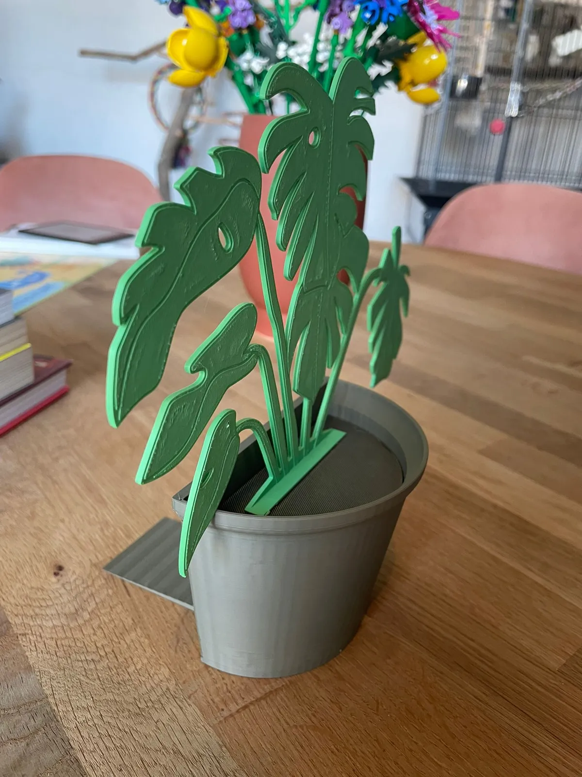 Monstera Bookend and Plant Pot, photo 3 of 4 - Monstera Bookend and Plant Pot Tools