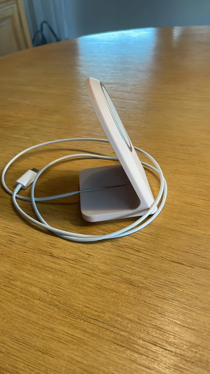 Apple MagSafe Phone Stand Charger, photo 4 of 4 - Apple MagSafe Phone Stand Charger Hobby & DIY
