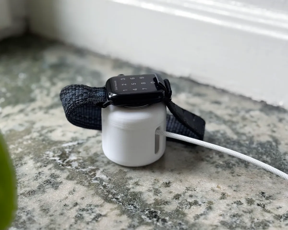 Apple Watch wind up travel charger holder, photo 4 of 4 - Apple Watch wind up travel charger holder Mobile & Device Accessories