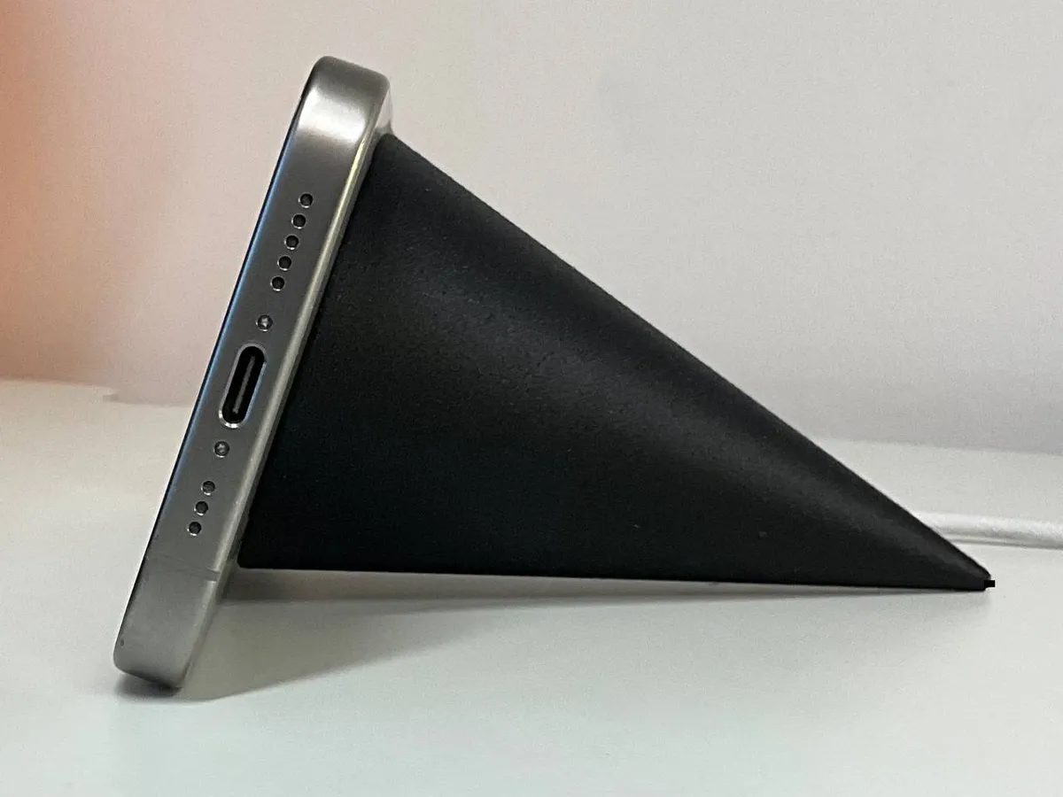 Minimal Brutalist MagSafe Dock Stand, photo 4 of 4 - Minimal Brutalist MagSafe Dock Stand Tools