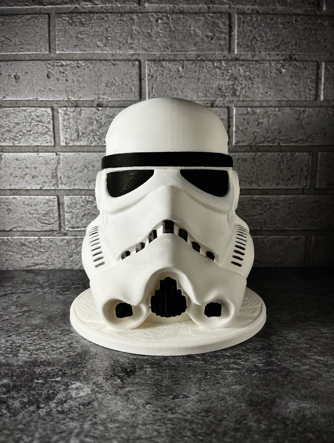 Headphone Stand - Stormtrooper Bust - Star Wars, photo 2 of 4 - Headphone Stand - Stormtrooper Bust - Star Wars Art