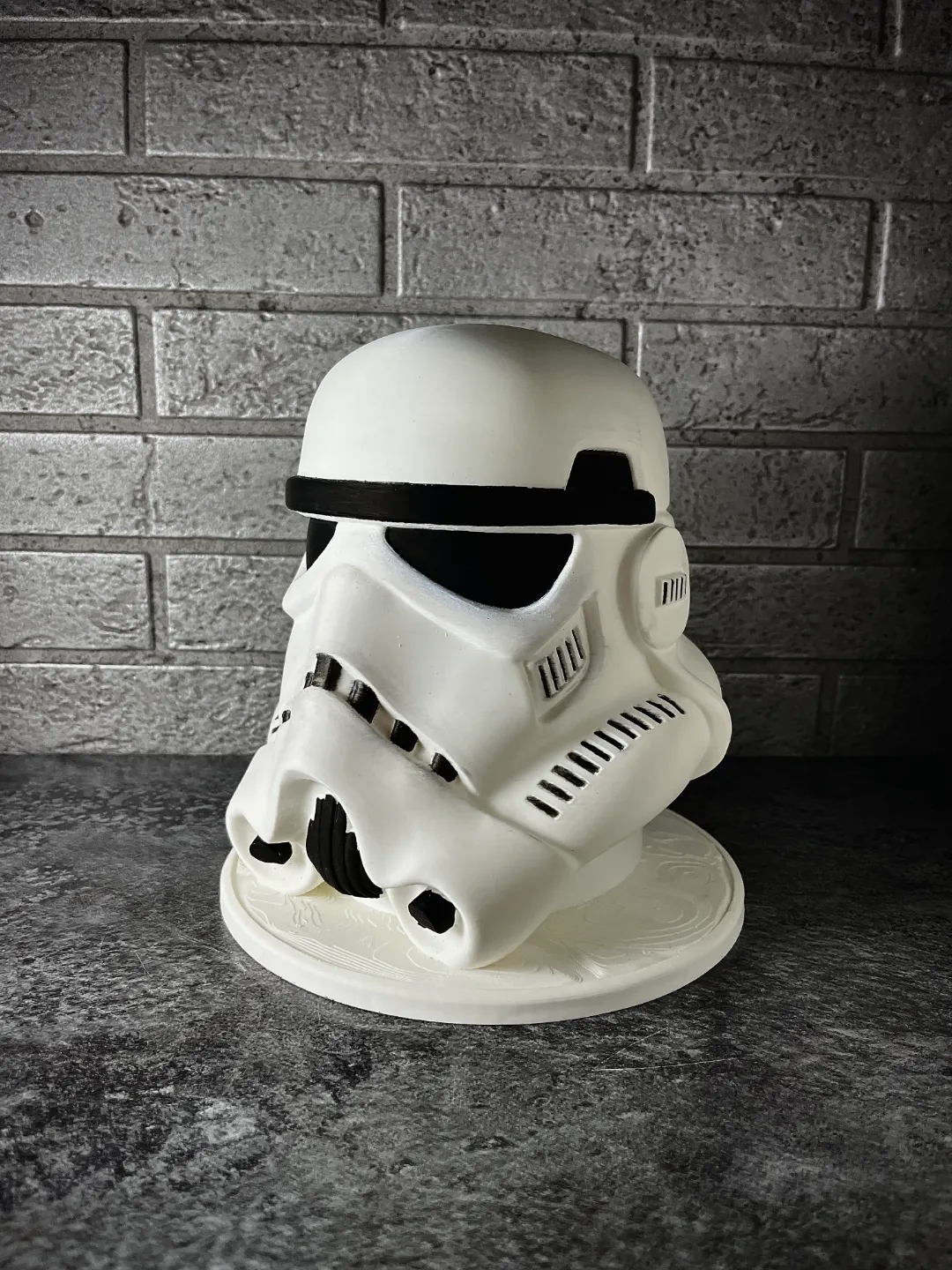 Headphone Stand - Stormtrooper Bust - Star Wars, photo 3 of 4 - Headphone Stand - Stormtrooper Bust - Star Wars Art