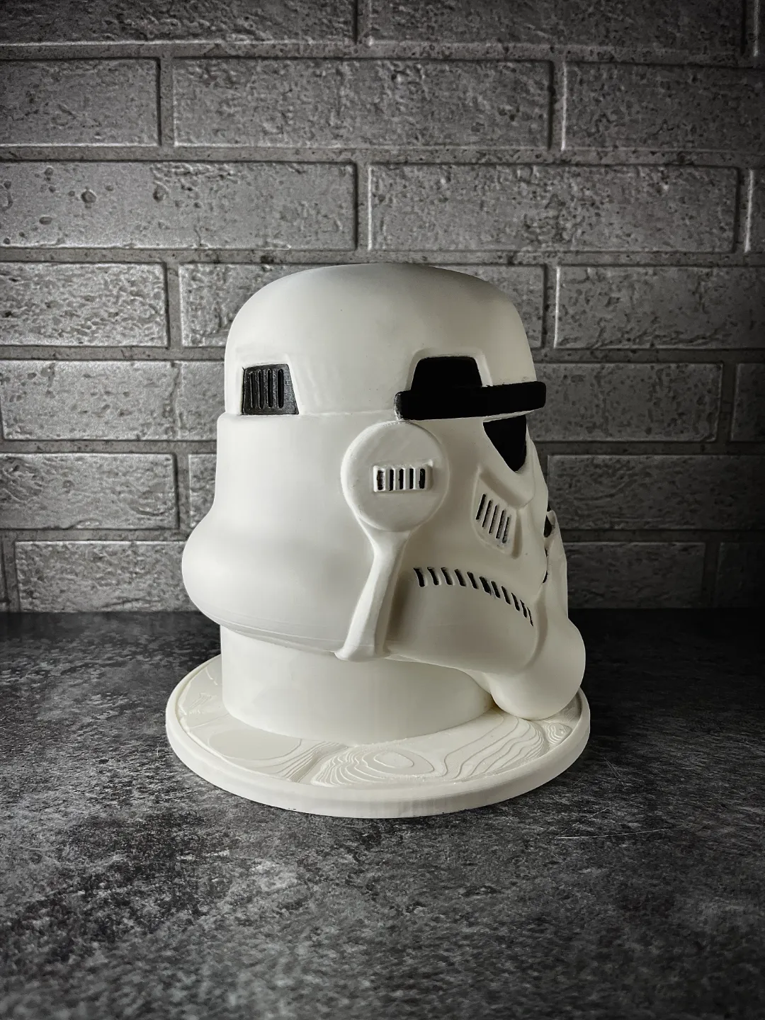 Headphone Stand - Stormtrooper Bust - Star Wars, photo 4 of 4 - Headphone Stand - Stormtrooper Bust - Star Wars Art