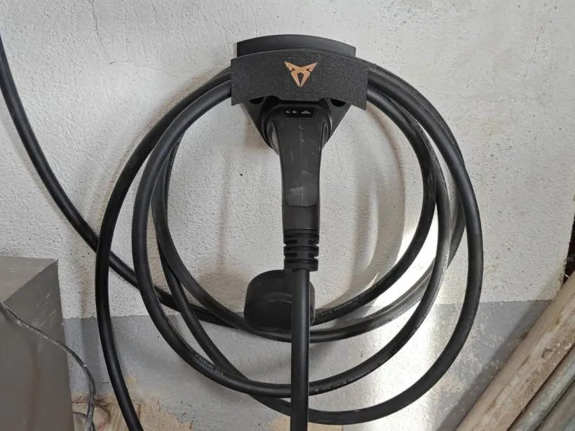Mennekes Type 2 holder with custom logo