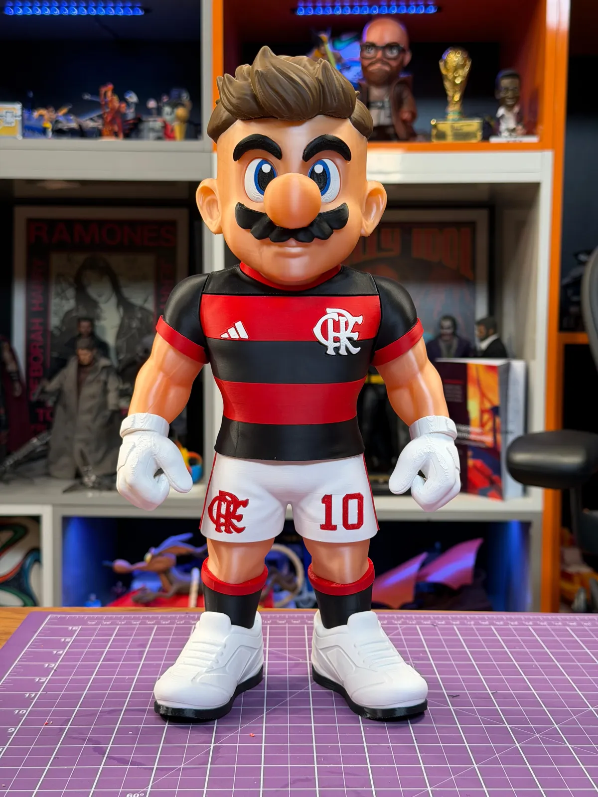 Super Mario Flamengo - Multiparts - 35 cm, photo 4 of 4 - Super Mario Flamengo - Multiparts - 35 cm Figurines & Collectibles