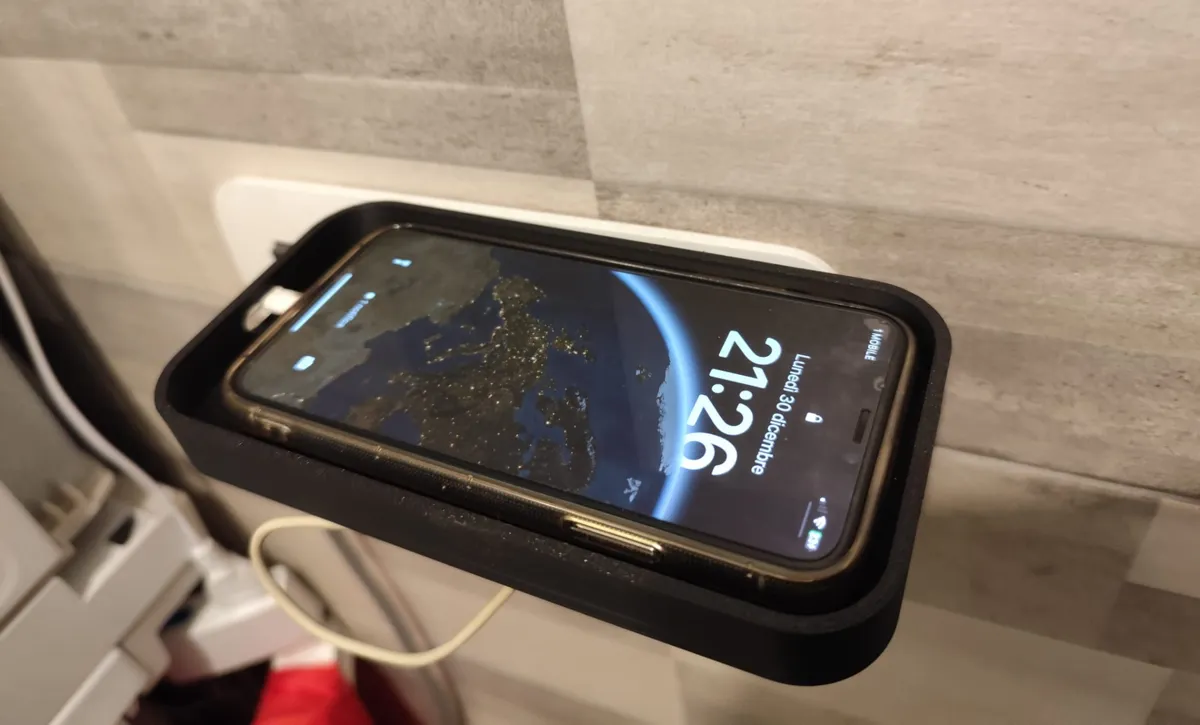 Stazione di Ricarica Telefono - Gadgets, in stock in India