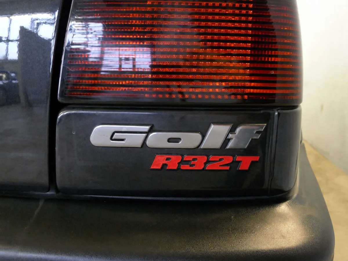 R32T Emblem für Golf 3 - Brand & Logo Signs, in stock