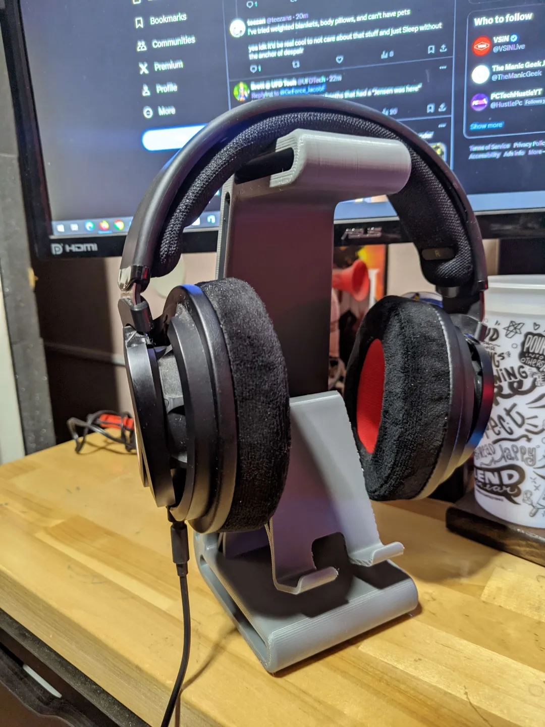 Headset and Phone Stand, photo 4 of 4 - Headset and Phone Stand Household