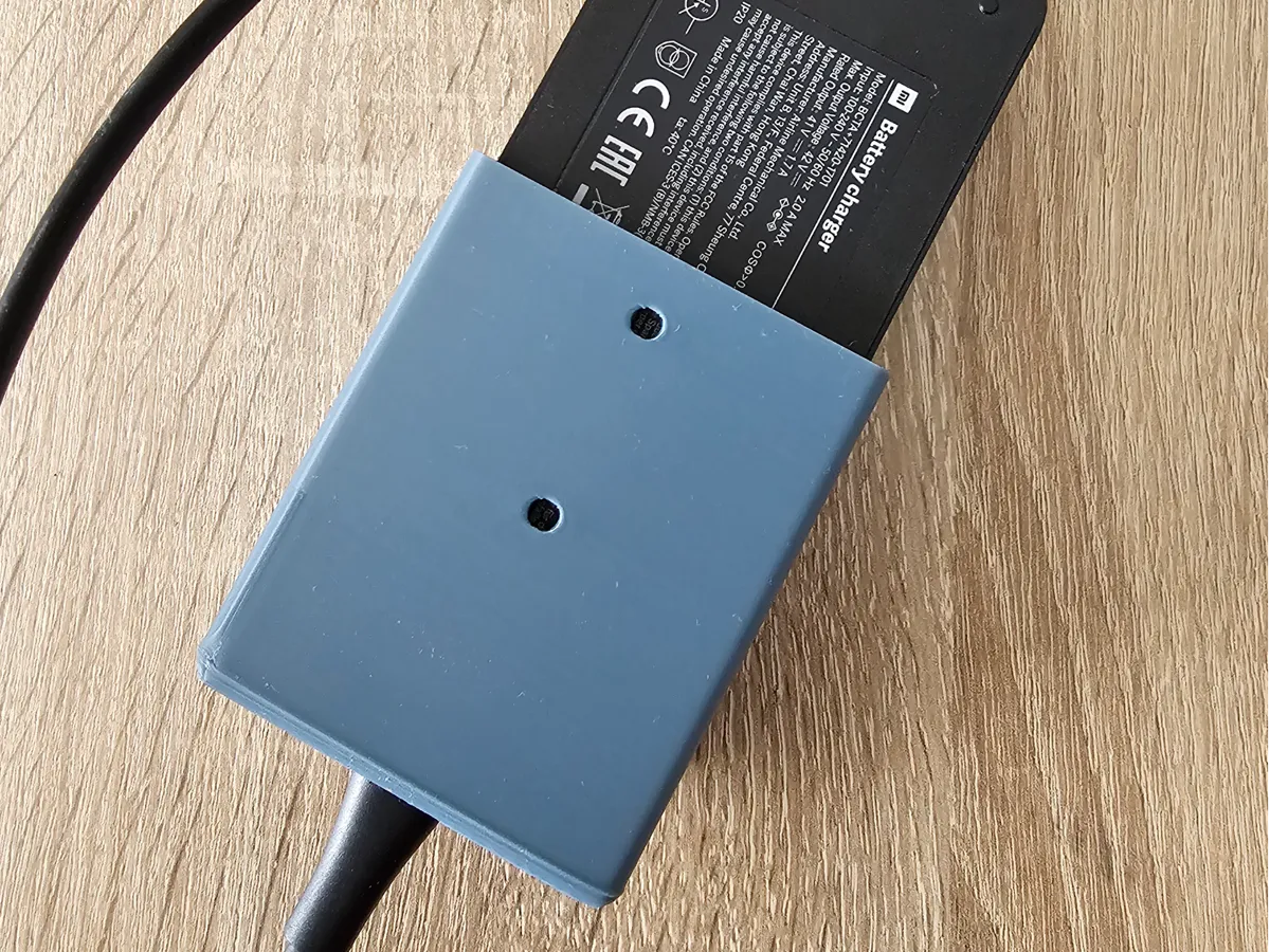 Xiaomi Mi Pro 2 Scooter Charger Wall Mount, photo 2 of 4 - Xiaomi Mi Pro 2 Scooter Charger Wall Mount Mobile & Device Accessories